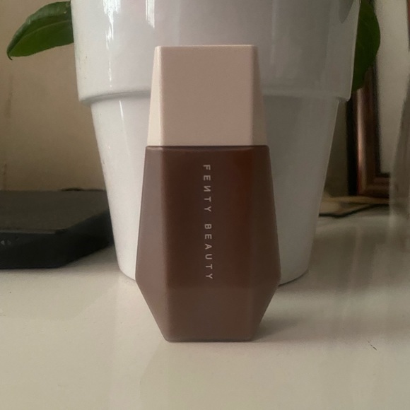 FENTY BEAUTY BY RIHANNA - Picture 1 of 3